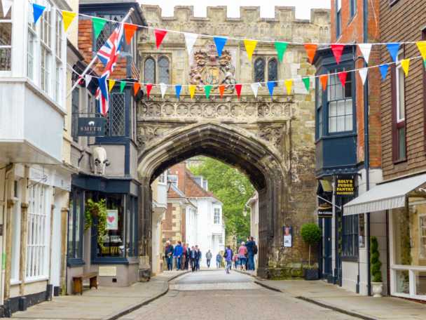 Das Kingsgate in Salisbury kingsgate ausflug southampton kreuzfahrt salisbury